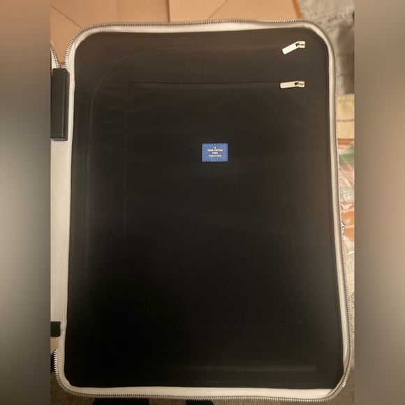 Louis Vuitton 2023 RARE By the Pool Horizon 55 Suitcase Resort Blue - Picture 6 of 8